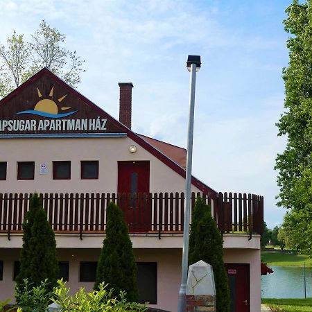 Napsugar Apartman Baja Exteriör bild