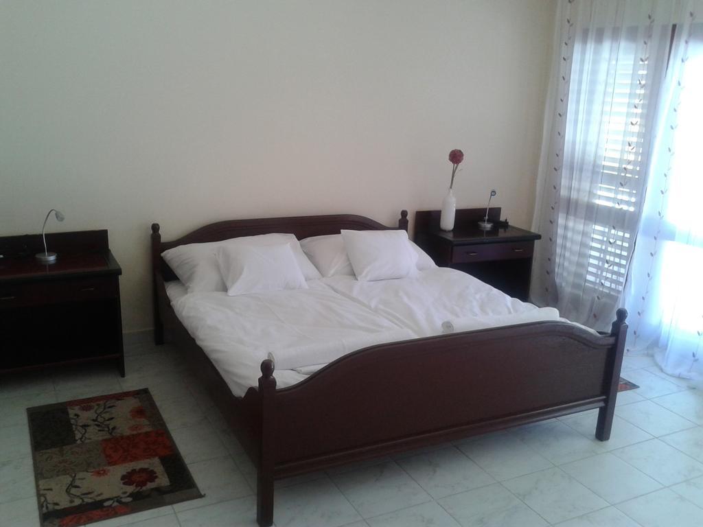 Napsugar Apartman Baja Rum bild