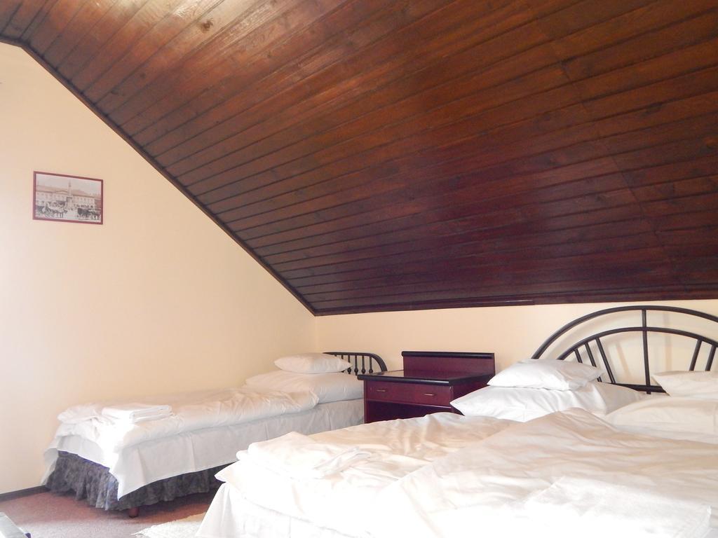Napsugar Apartman Baja Rum bild